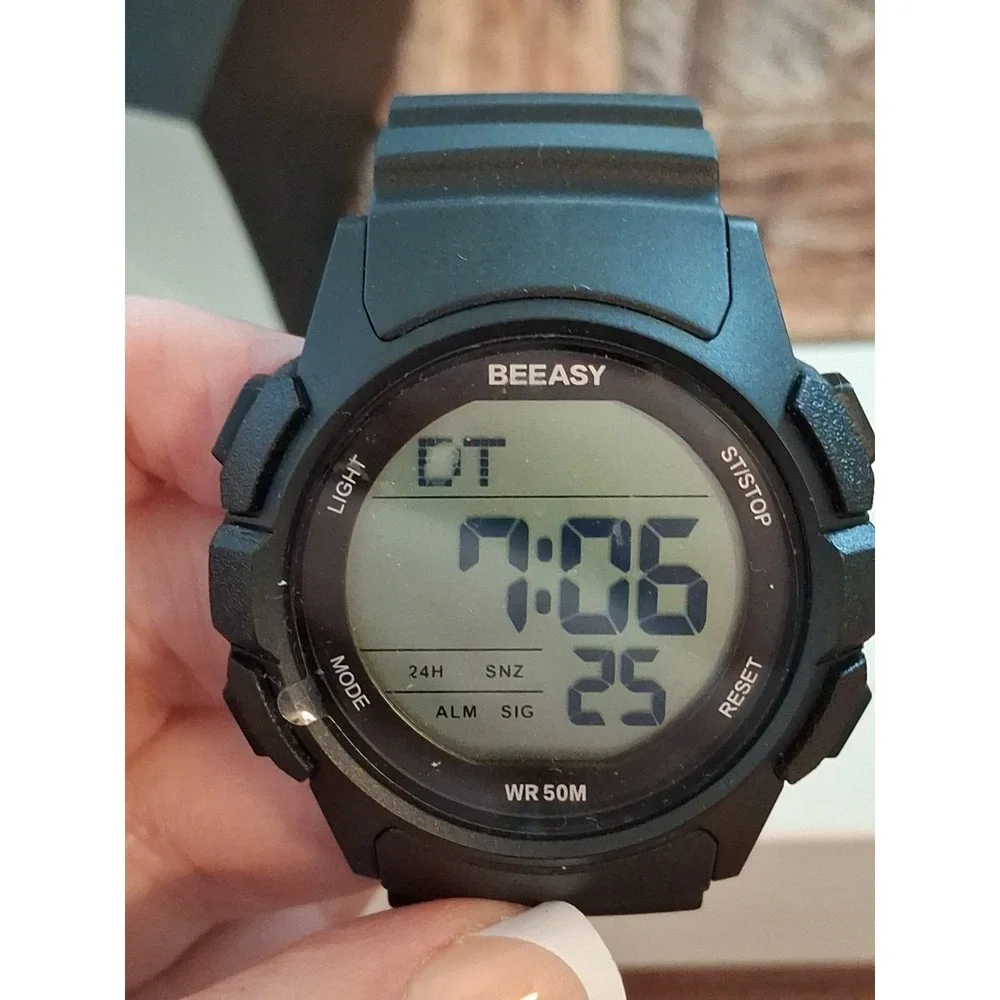 Beeasy AW03 Mens Digital Sports Watch. Alarm,stopwatch,calendar,LED Backlight.